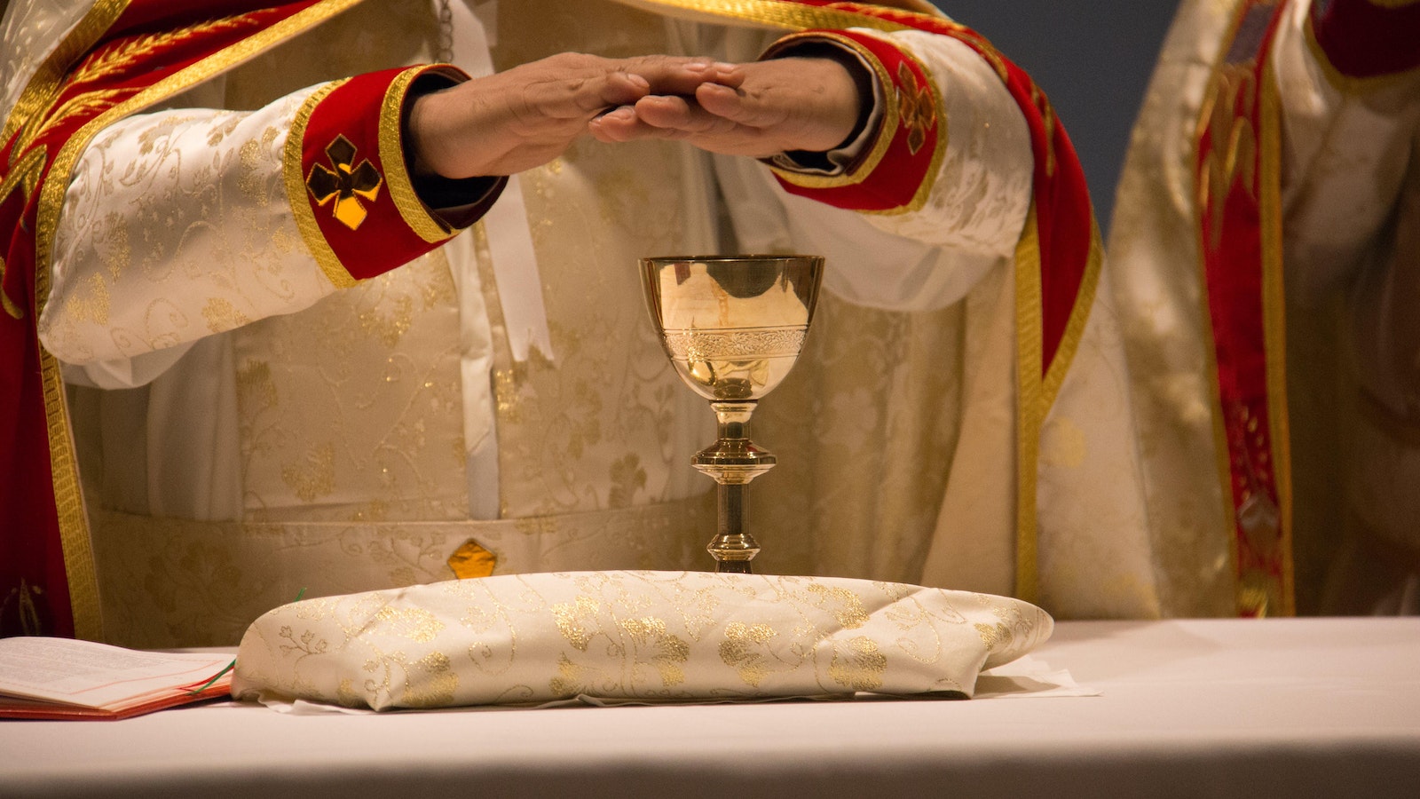 INDIVIDUALS & FAMILIES ARE NEEDED TO HOST THE TRAVELING VOCATIONS CHALICE